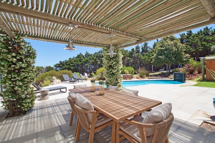 To Let 5 Bedroom Property for Rent in Crofters Valley Western Cape